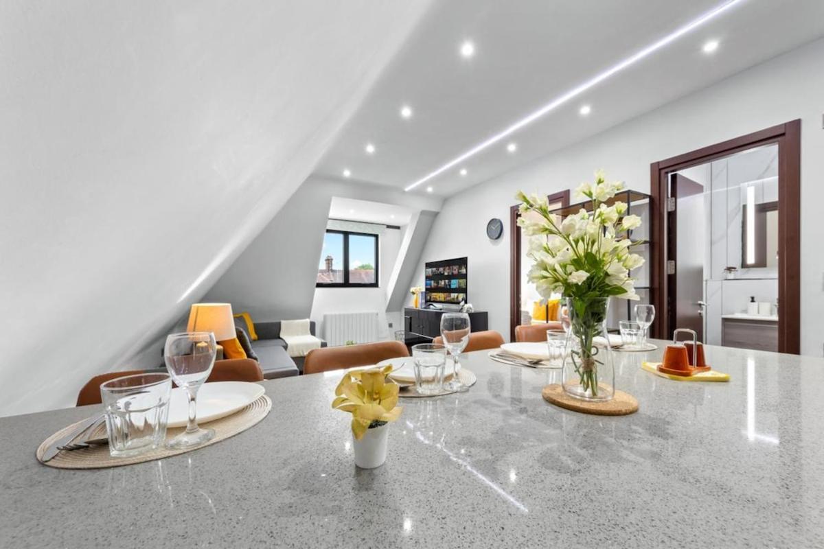 Modern 1 Bed Flat - Golders - Londen