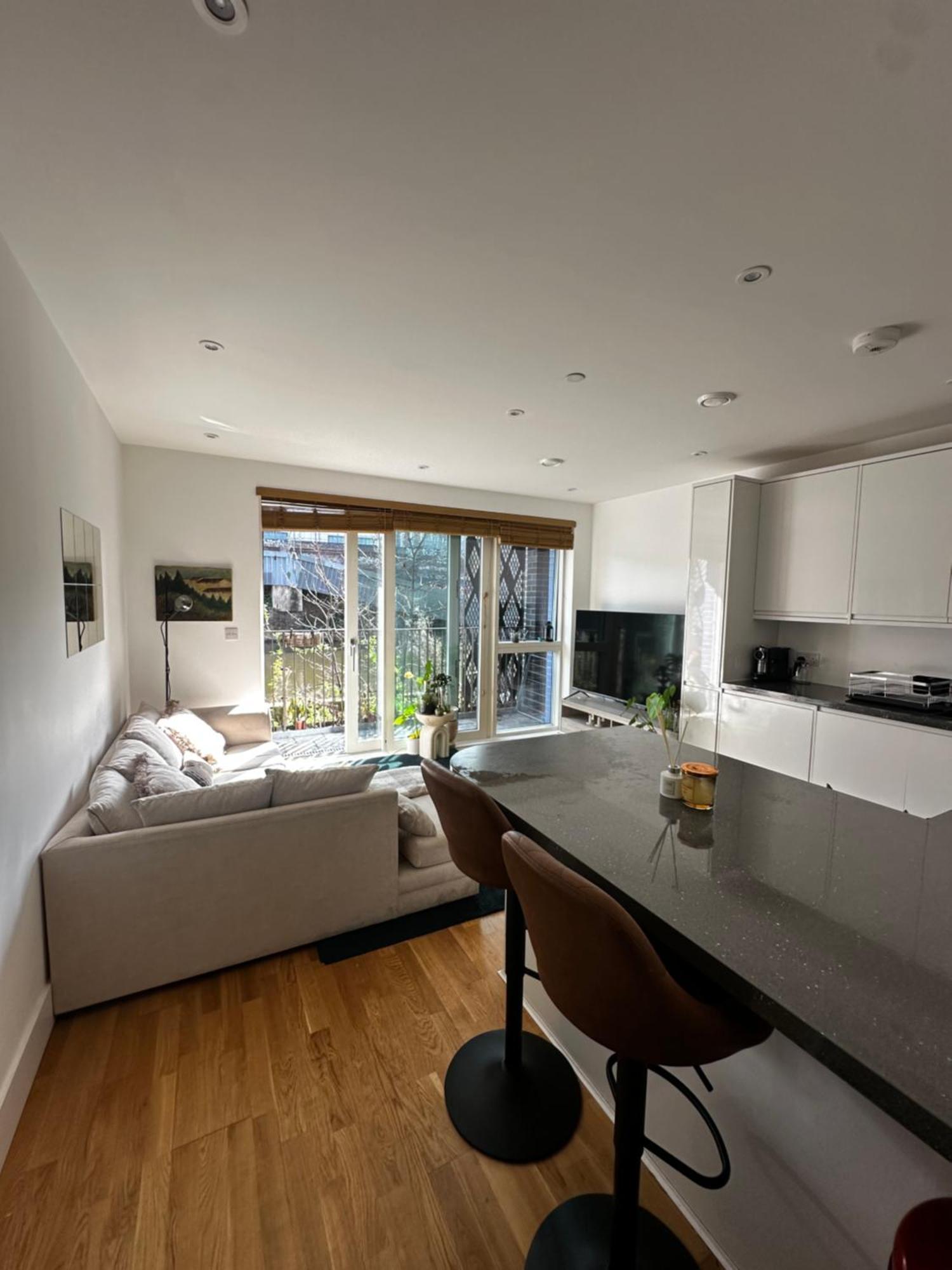 Bright Modern Flat With Canal View Lejlighed London