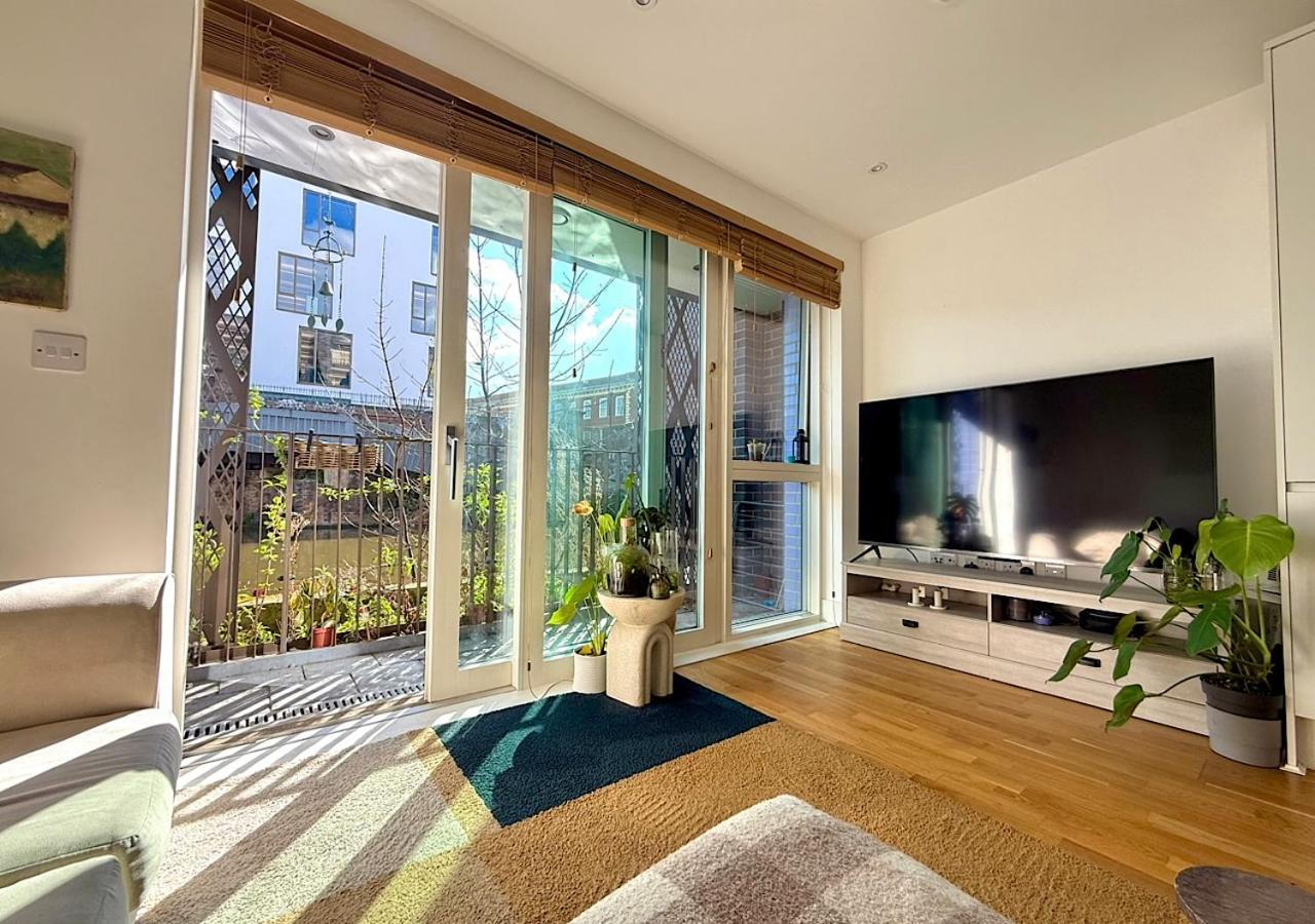 Bright Modern Flat With Canal View Lejlighed *