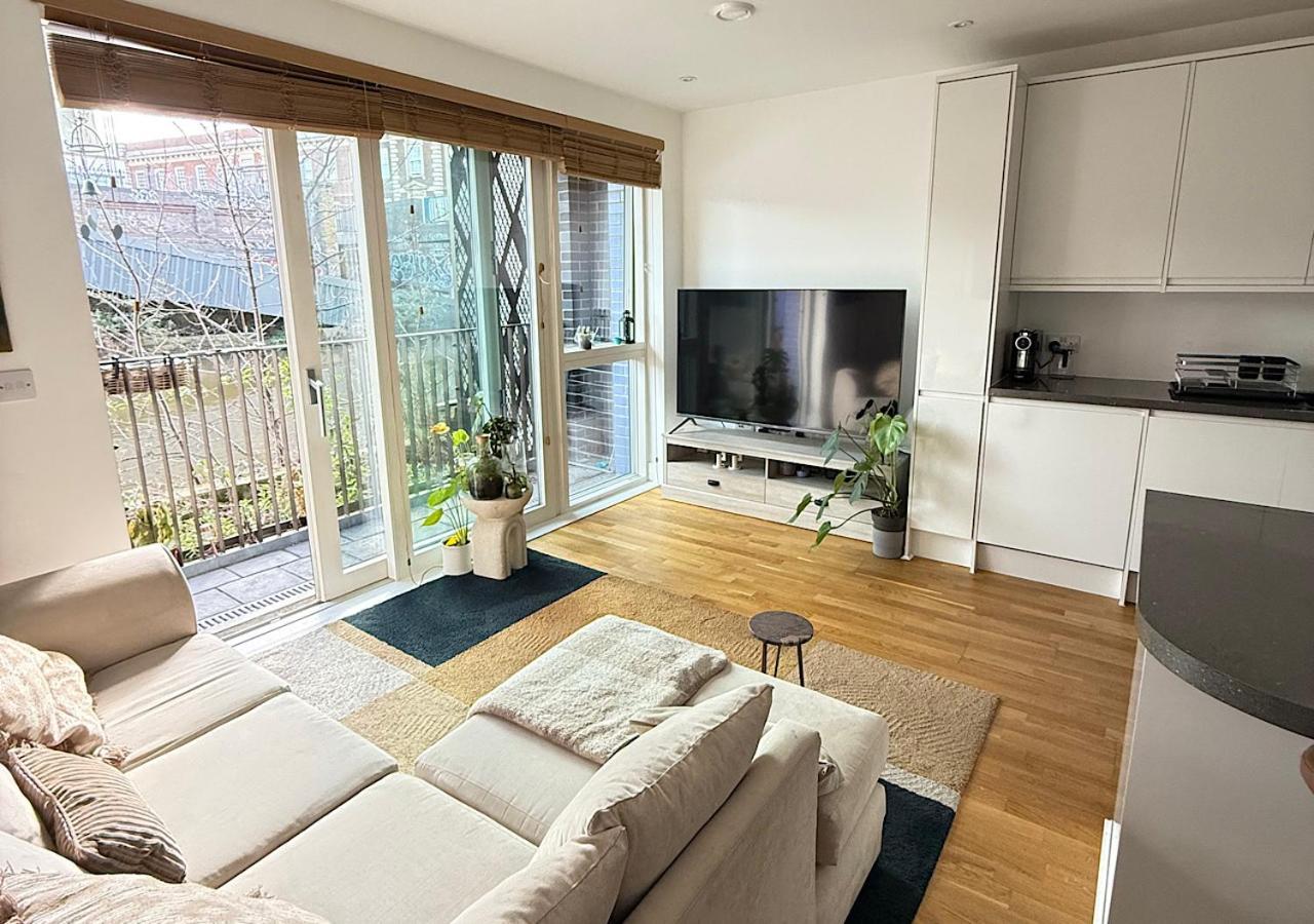 Bright Modern Flat With Canal View Lejlighed