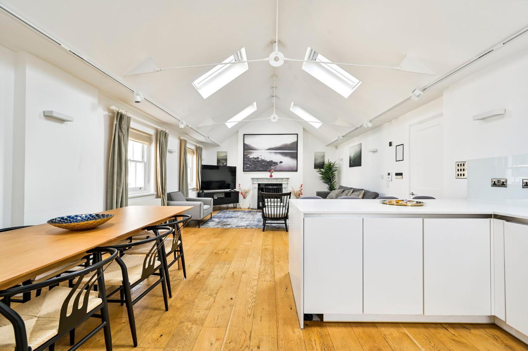 Spacious Fitzrovia 3 Bed Appartement *