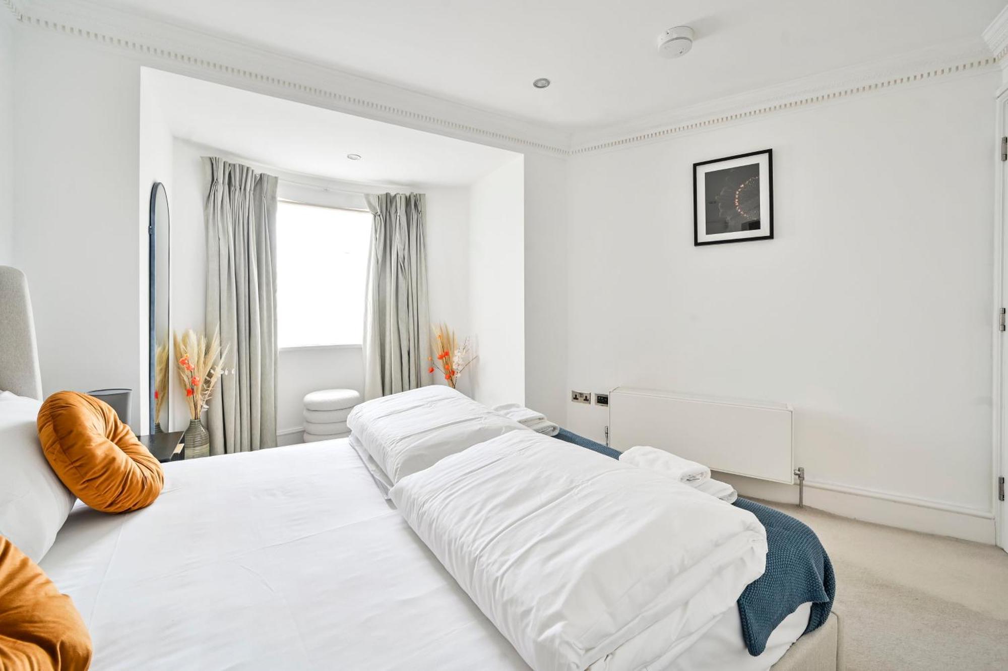 Spacious Fitzrovia 3 Bed * Londen