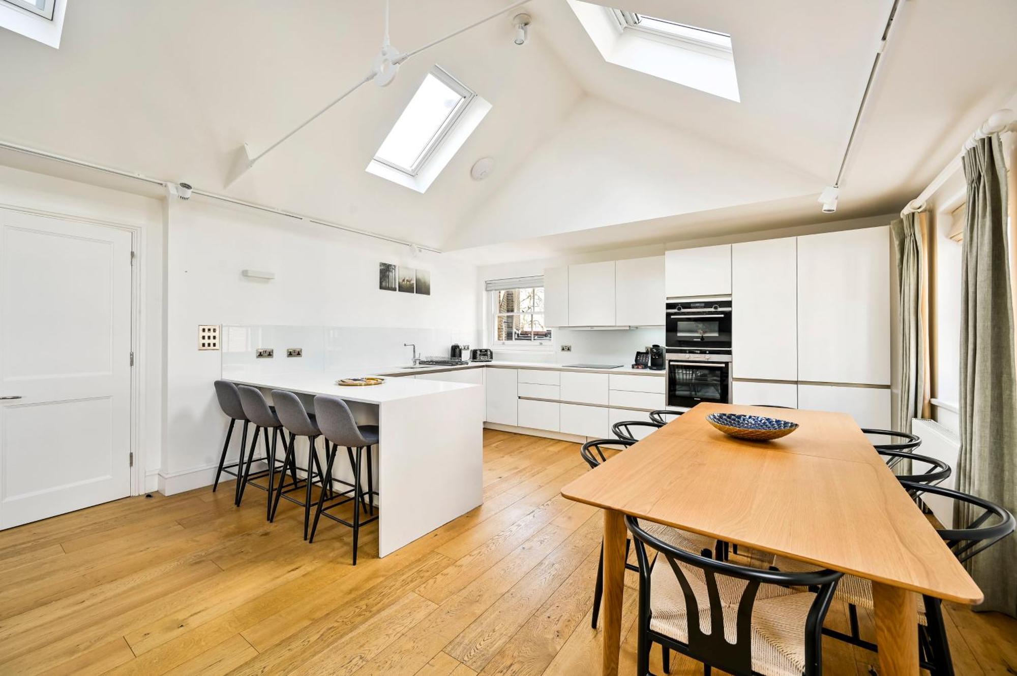 Spacious Fitzrovia 3 Bed Appartement Londen