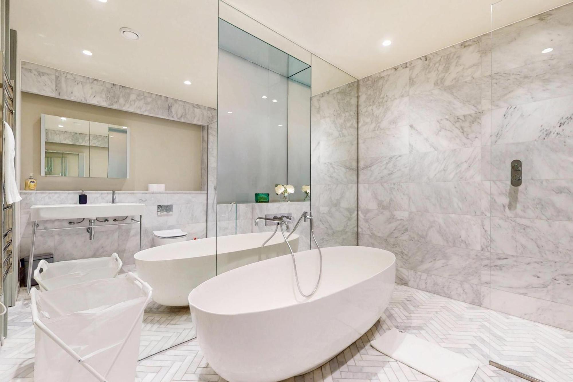 Chic & Elegant 4bed Apt-10min Walk To River Thames Apartment