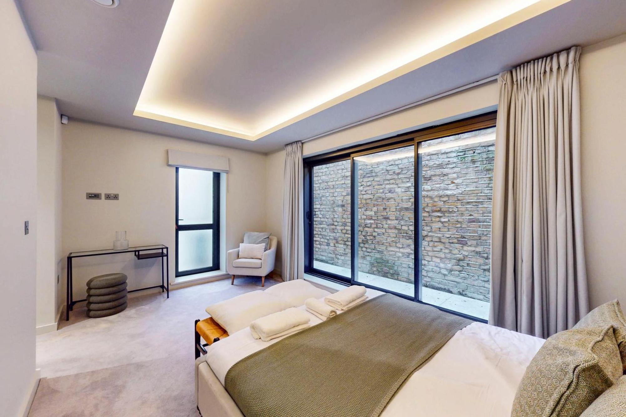 Chic & Elegant 4bed Apt-10min Walk To River Thames * London