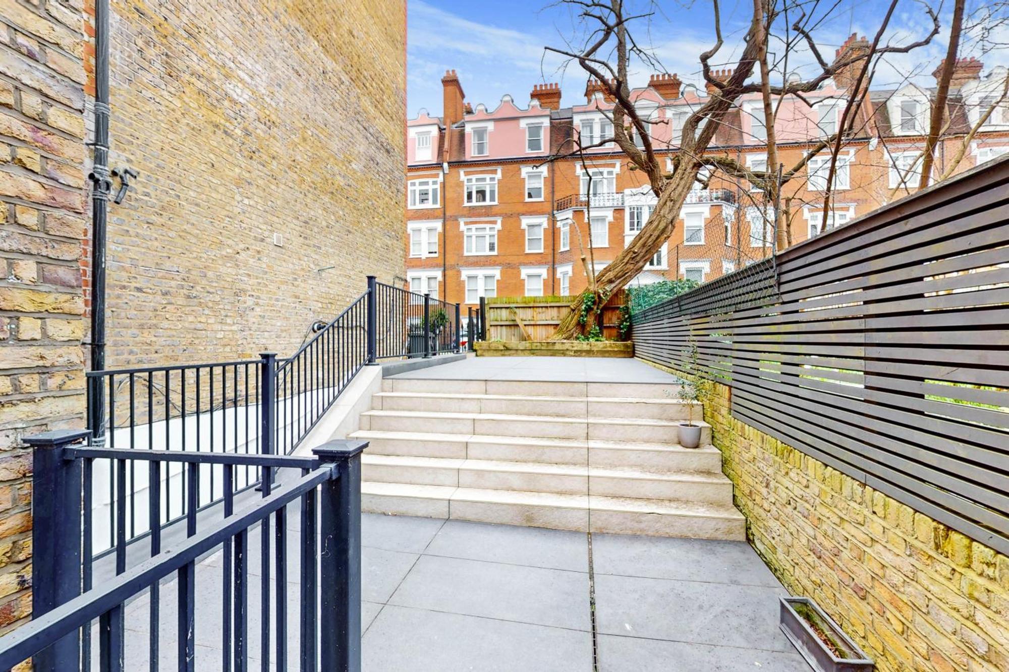 Chic & Elegant 4bed Apt-10min Walk To River Thames