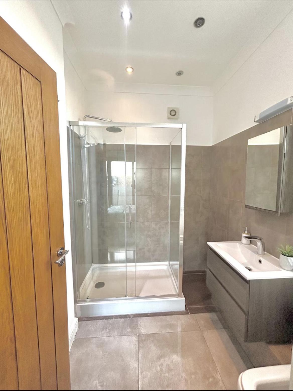 Large Town House Long Term * London