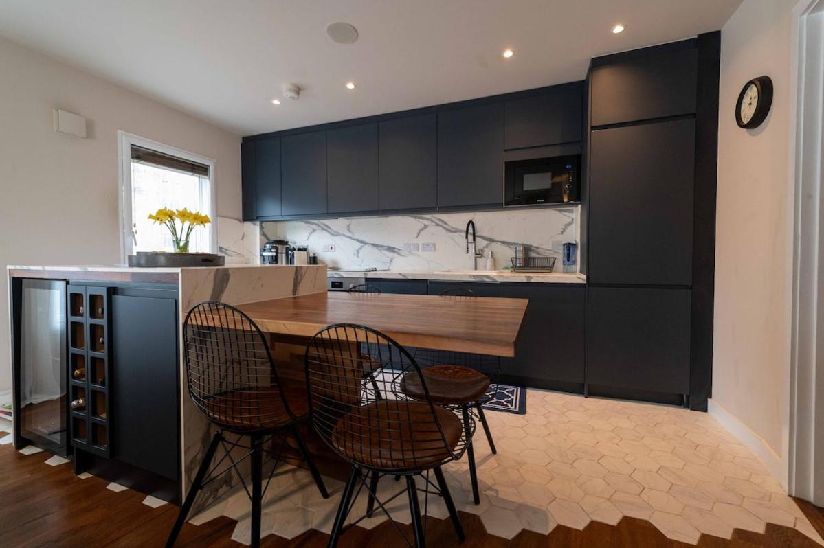 Cosy 2-bedroom 2 Bathroom Flat With Free Parking London
