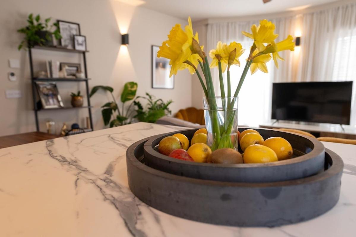 Cosy 2-bedroom 2 Bathroom Flat With Free Parking