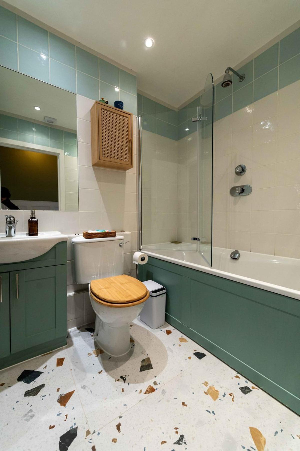 Cosy 2-bedroom 2 Bathroom Flat With Free Parking Apartment *