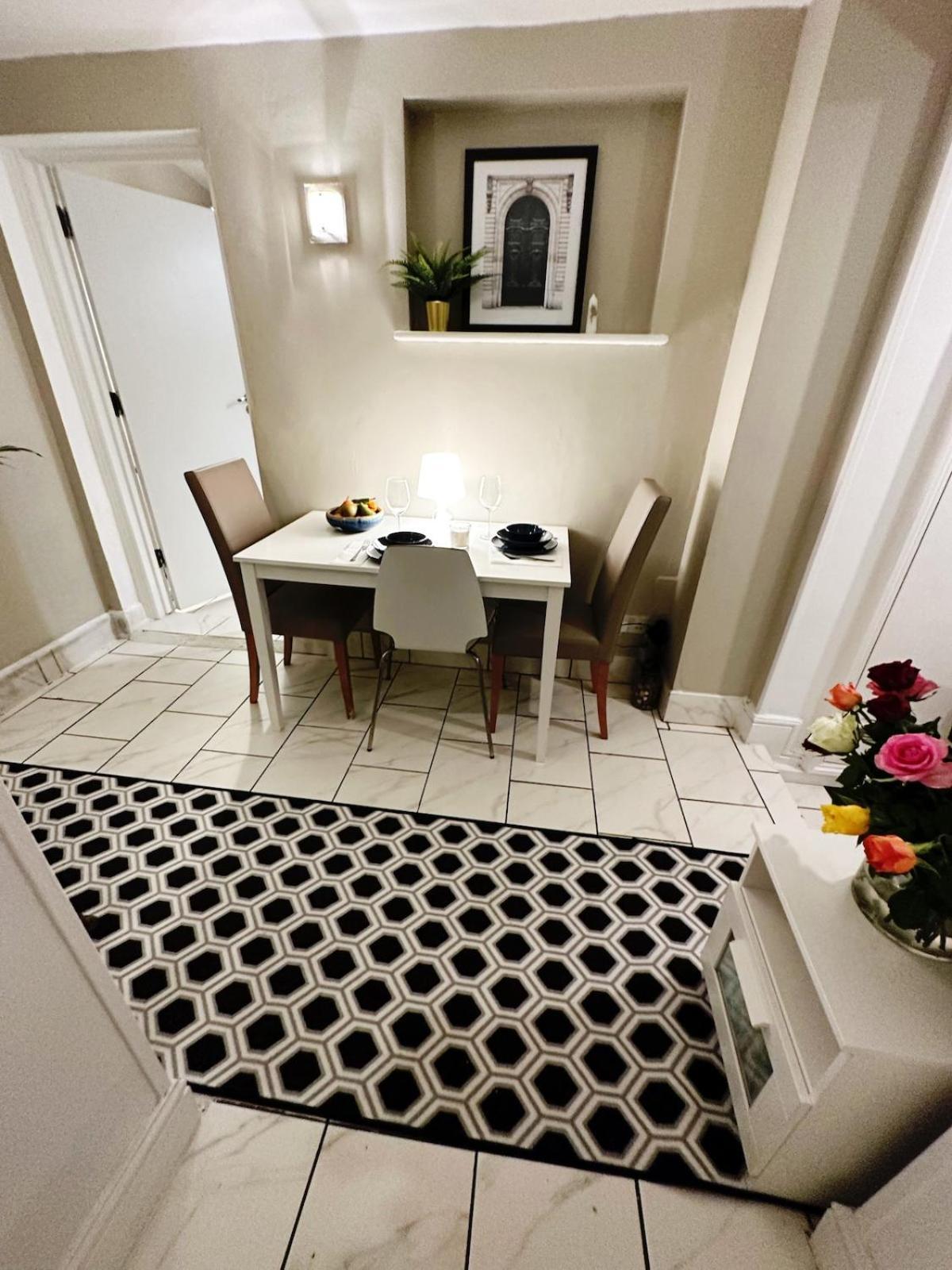 Stylish Unit, Heart Of Bayswater Appartement Londen