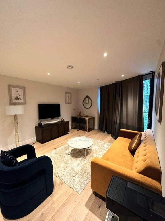 One Bed Flat In Vauxhall * London
