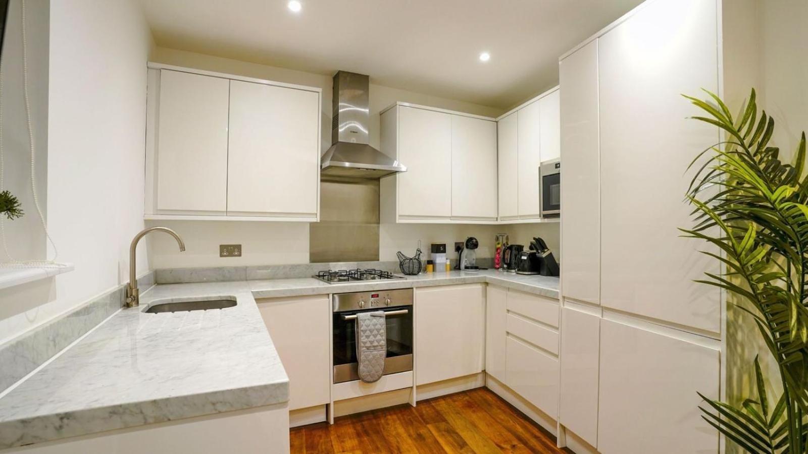 Hyde Park & Oxford Street Elegant House 2br 2ba Lejlighed London