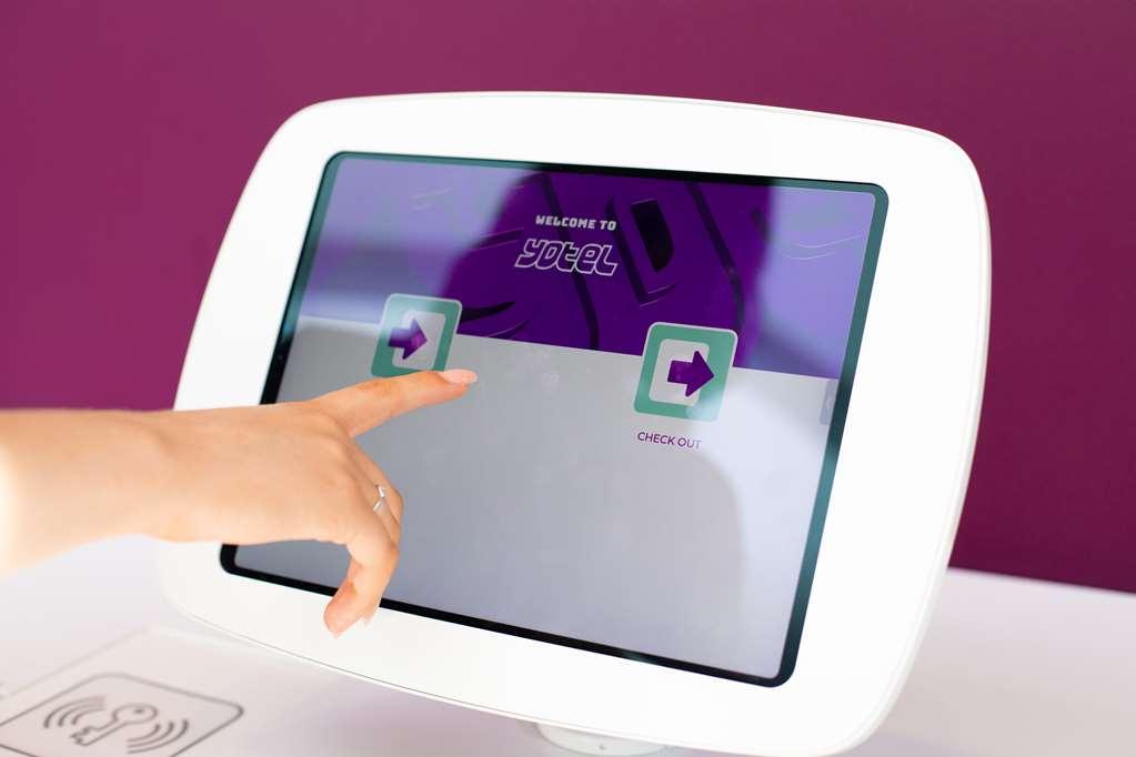 Yotel Hotel *