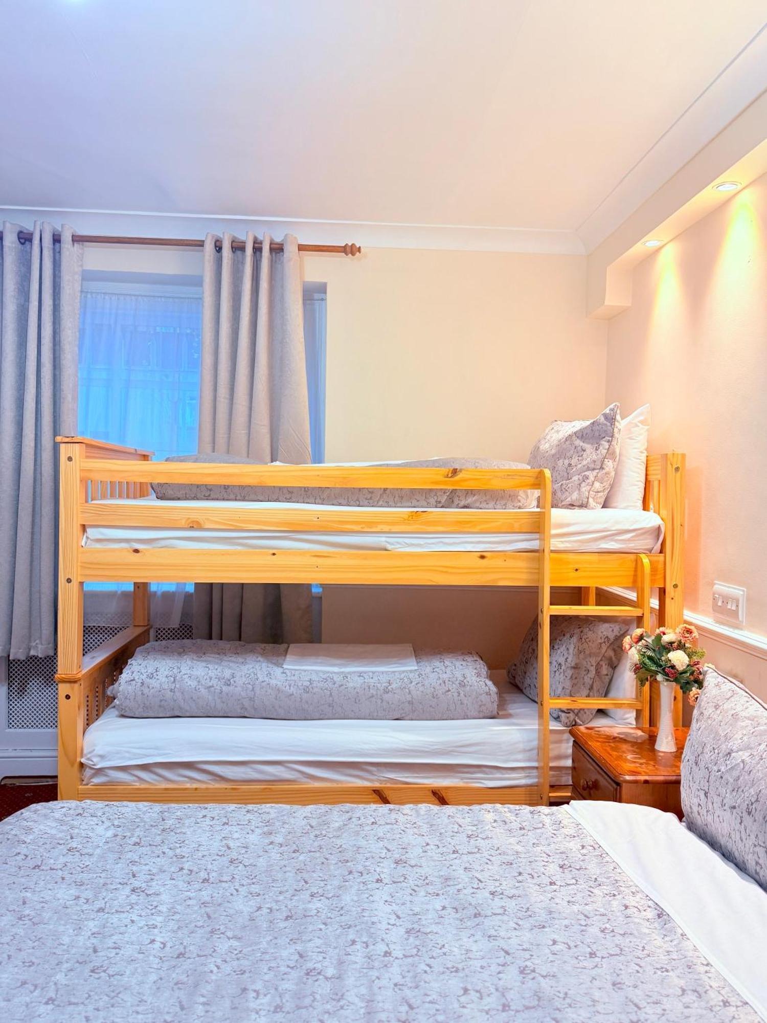 Europa House Hotel, Paddington Guest house London
