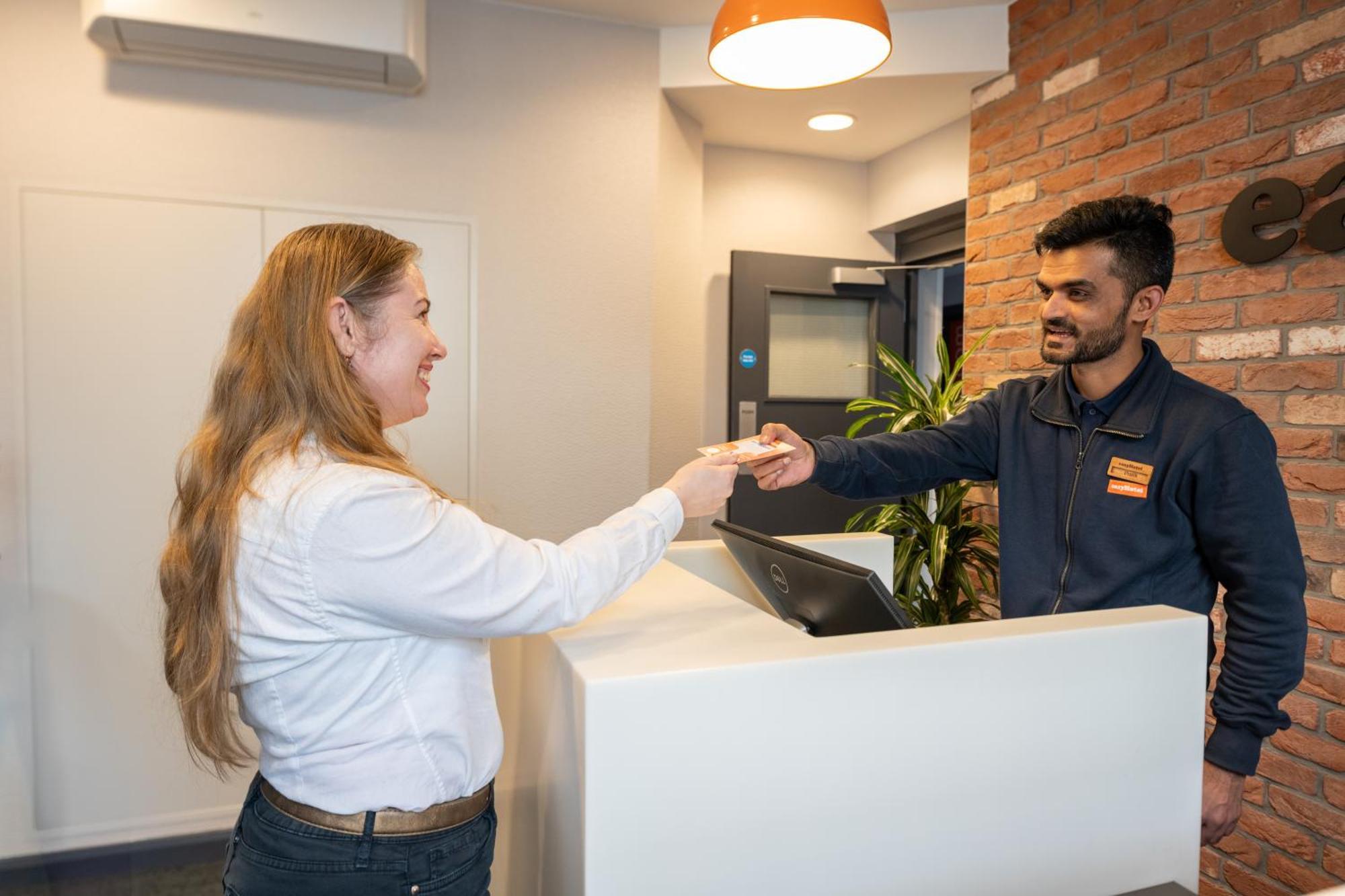 Easyhotel Victoria Hotell 2*