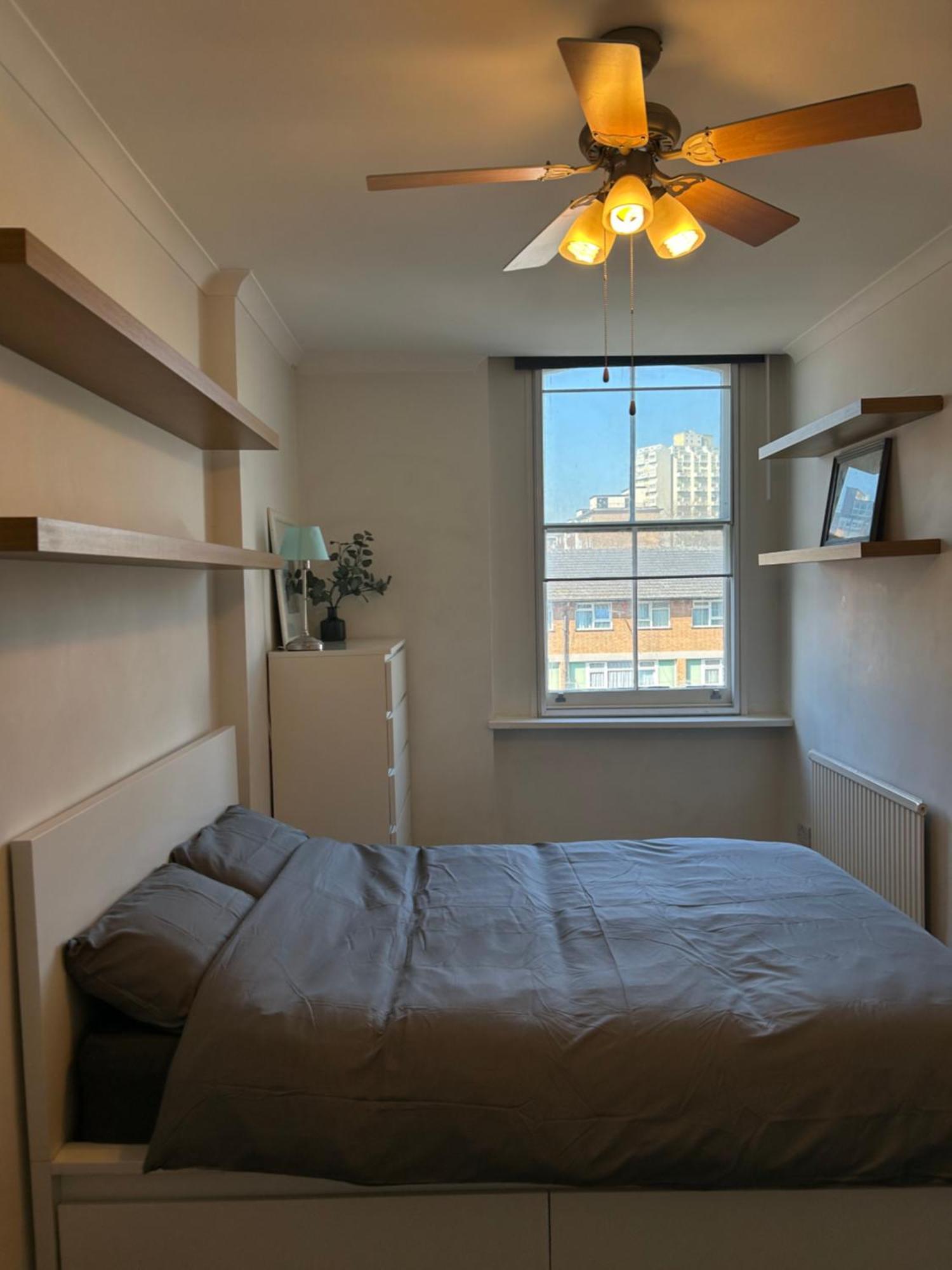 Prime Location Flats Apartment *