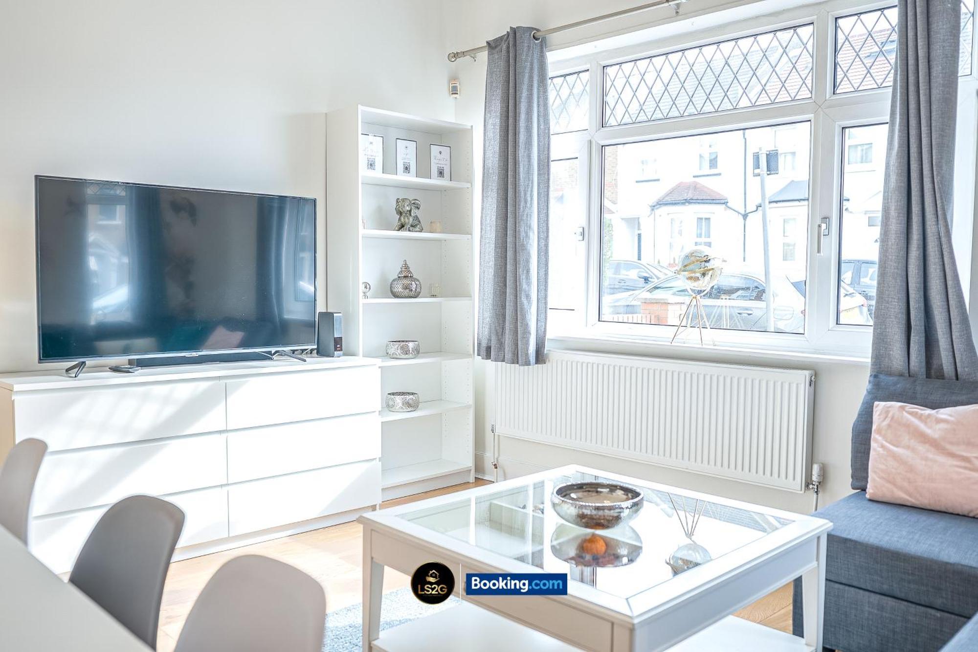Stunning House By Ls2g Short Lets & Serviced Greater With Free Wifi Londra