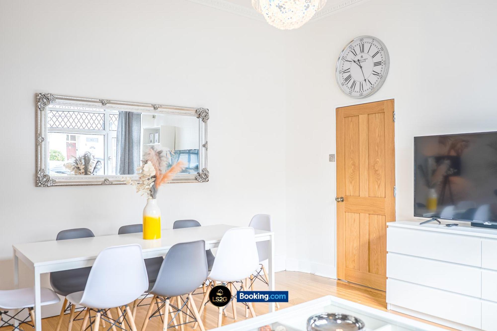 Stunning House By Ls2g Short Lets & Serviced Greater With Free Wifi Casa vacanze
