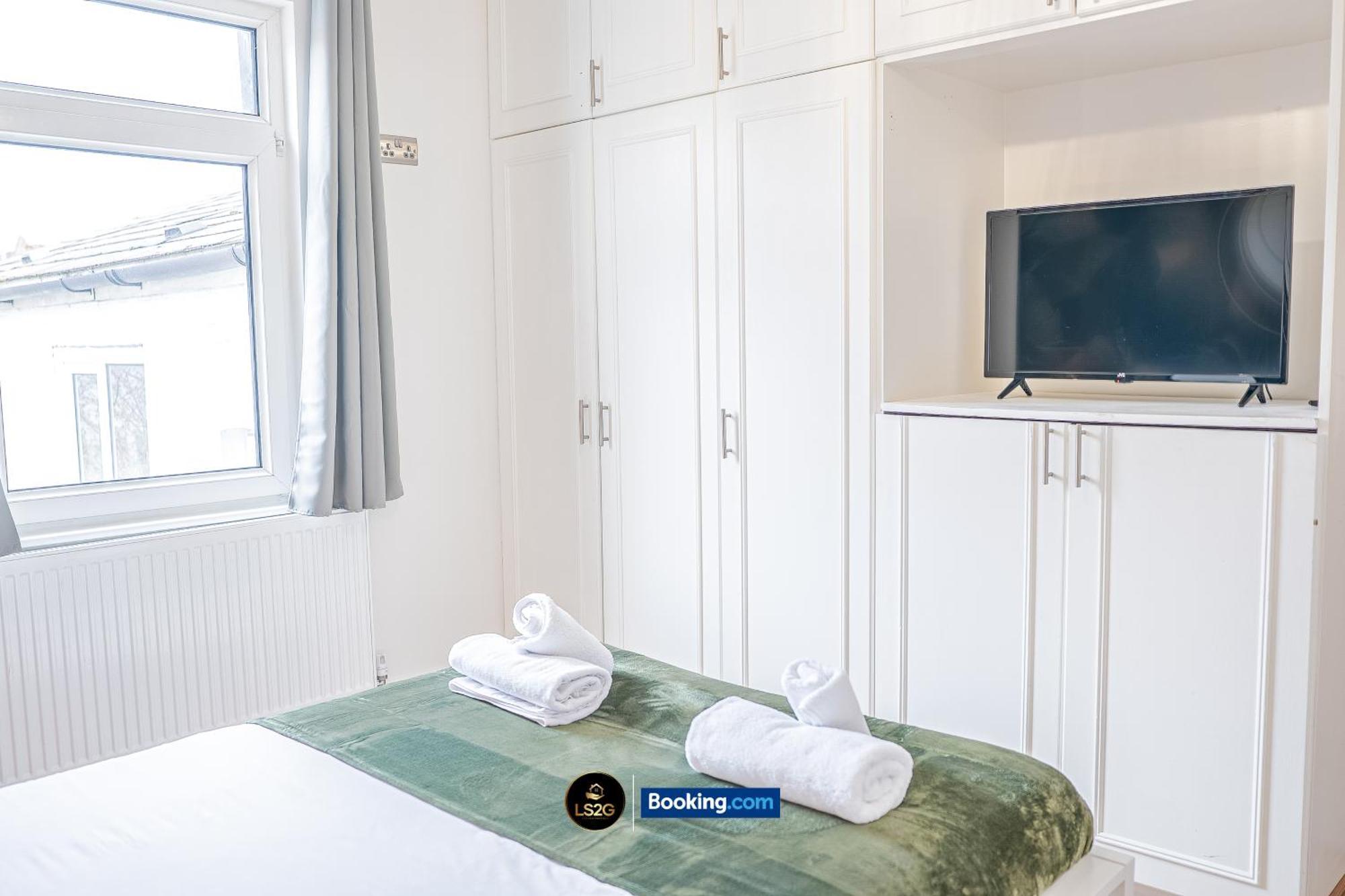 Stunning House By Ls2g Short Lets & Serviced Greater With Free Wifi Casa vacanze *
