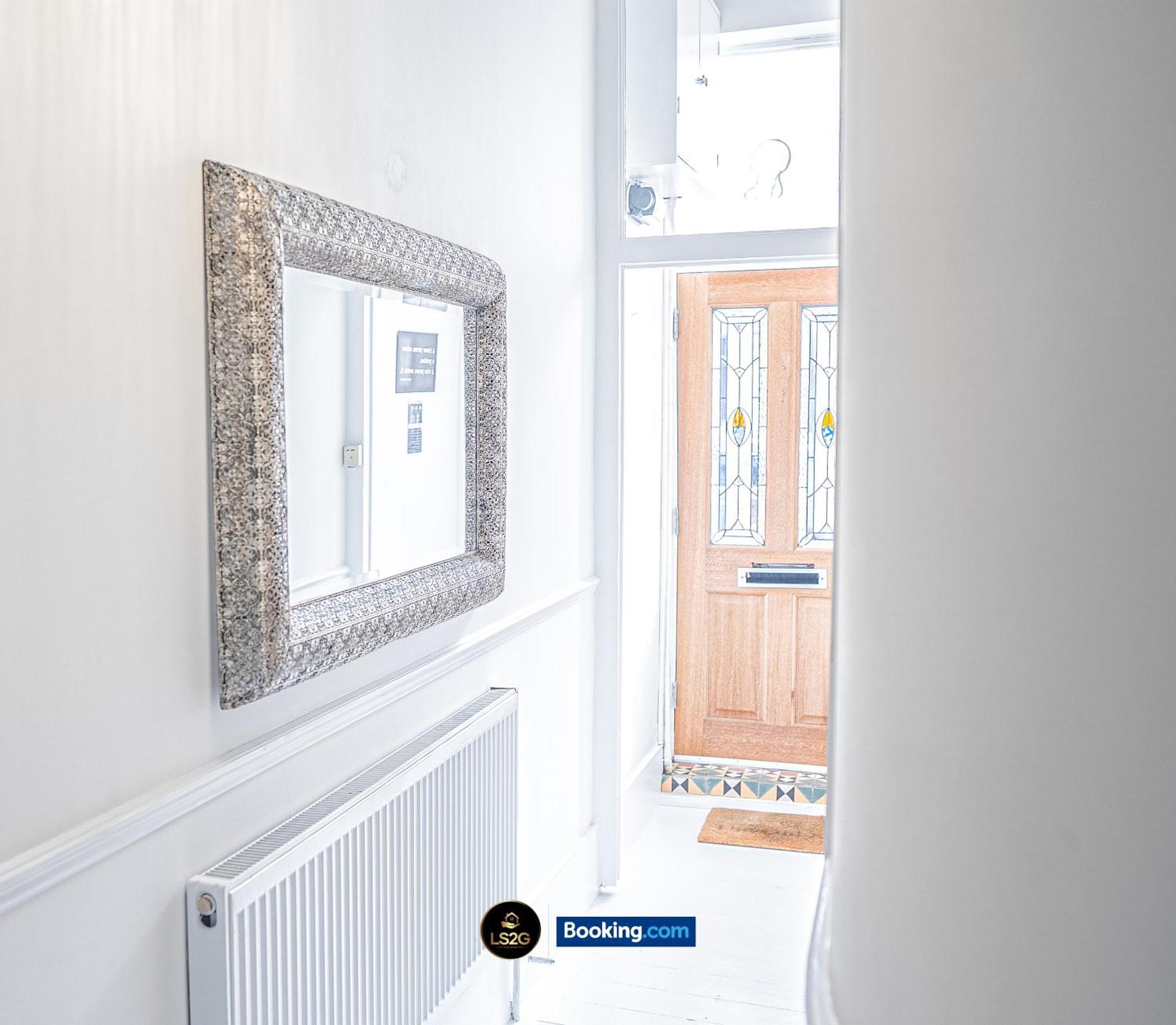 Stunning House By Ls2g Short Lets & Serviced Greater With Free Wifi Casa vacanze