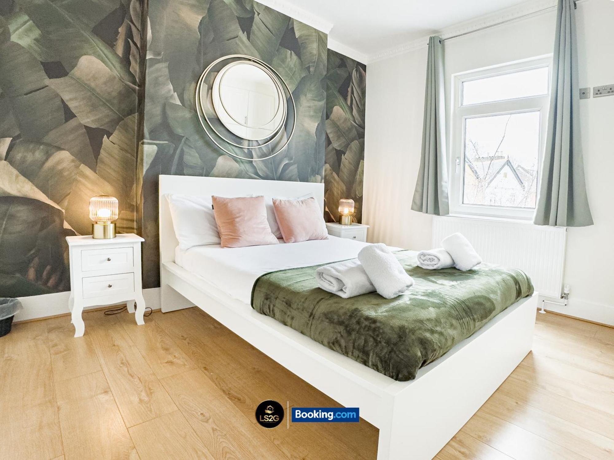 Casa vacanze Stunning House By Ls2g Short Lets & Serviced Greater With Free Wifi