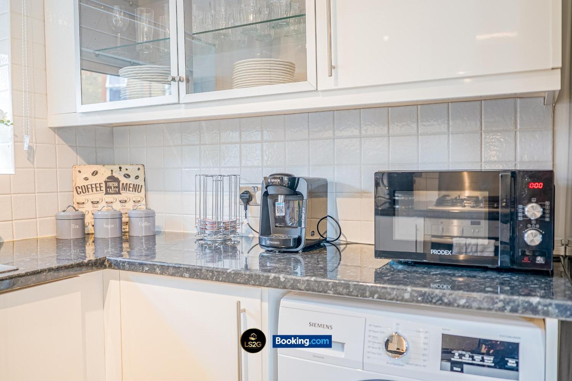 Stunning House By Ls2g Short Lets & Serviced Greater With Free Wifi Londra