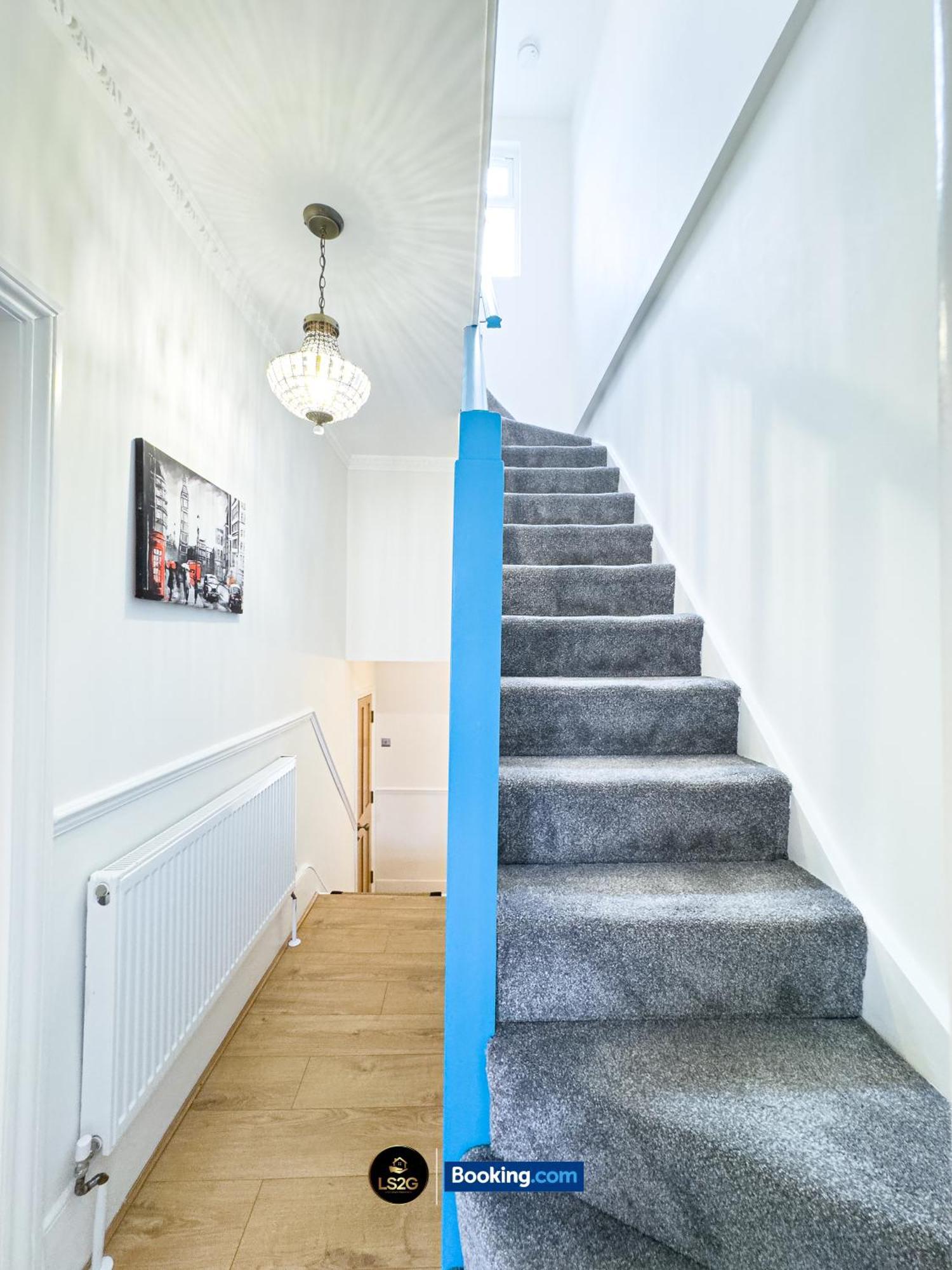 Stunning House By Ls2g Short Lets & Serviced Greater With Free Wifi Feriehus *