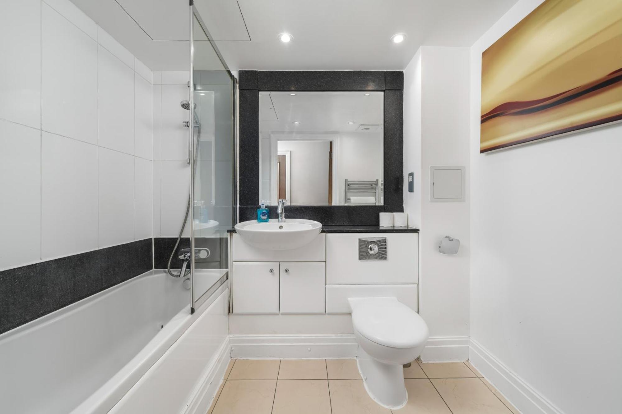 Modern Paddington Station 2 Bedroom Londen