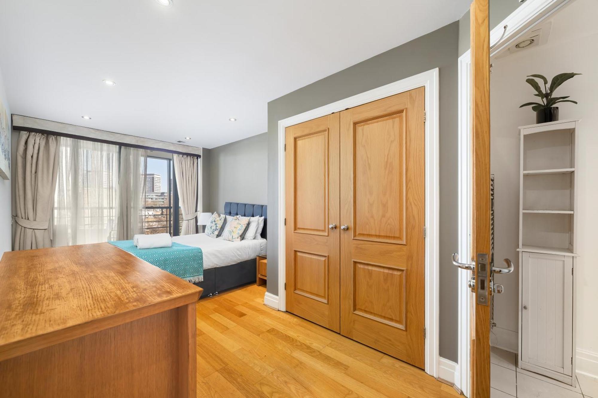 Modern Paddington Station 2 Bedroom * Londen
