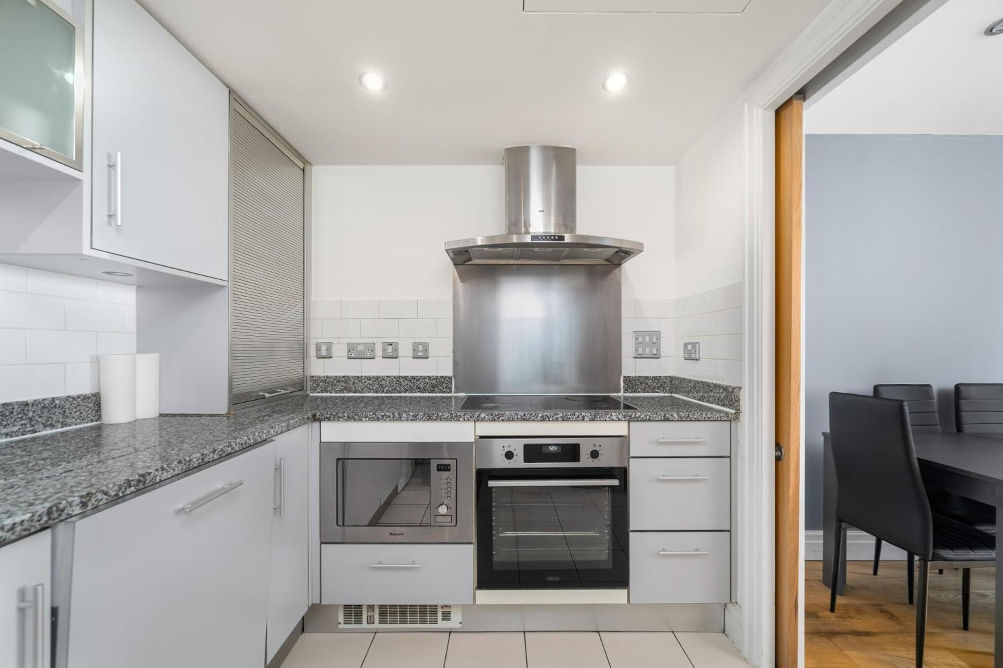 Modern Paddington Station 2 Bedroom Londen