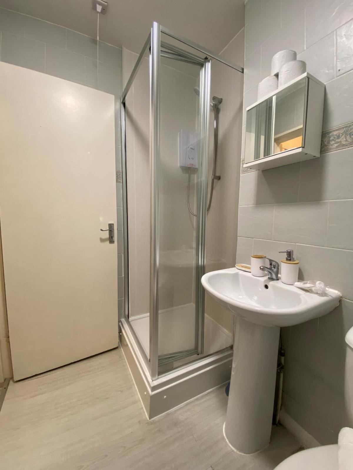 Bright And Compact In The Heart Of Lägenhet