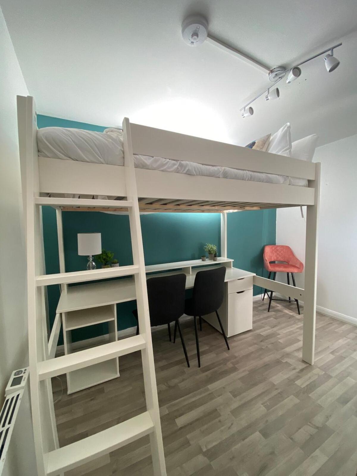 Bright And Compact In The Heart Of Lägenhet London