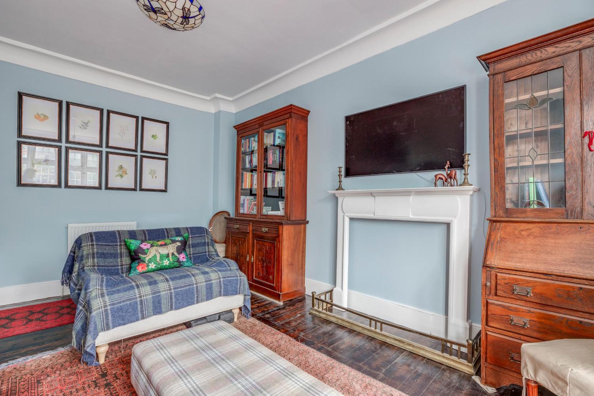 Classic House & Garden 25mins From Museums Ferienhaus *