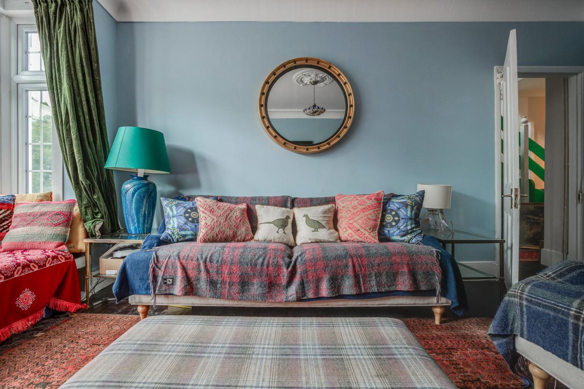 Classic House & Garden 25mins From Museums Ferienhaus