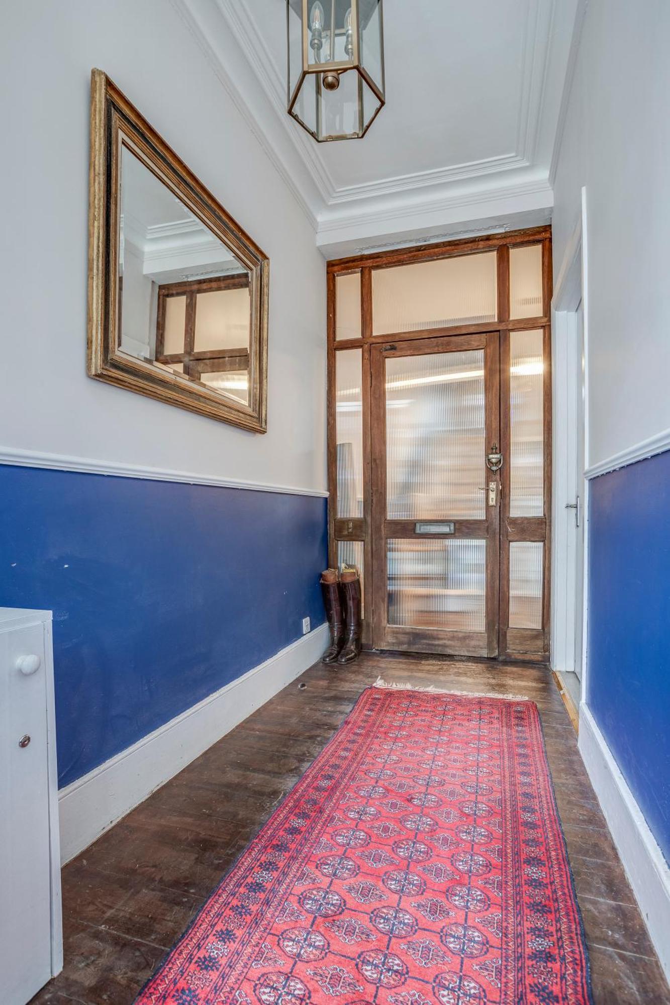 Classic House & Garden 25mins From Museums Londra