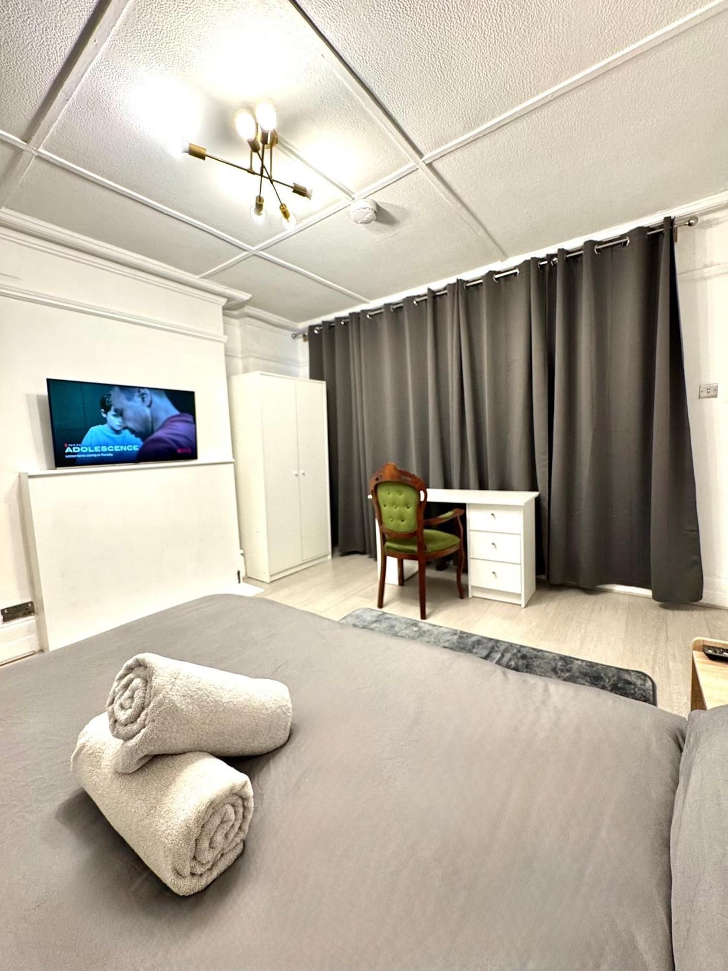 Guest house The Prestige - London