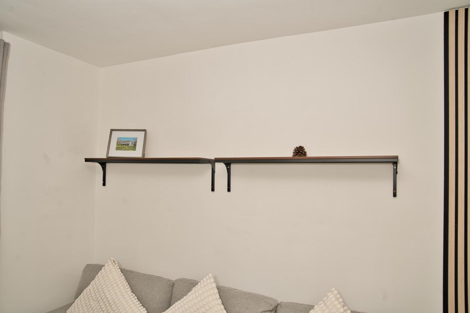 Stunning 4 Bedroom In Swiss Sleeps 10 * London