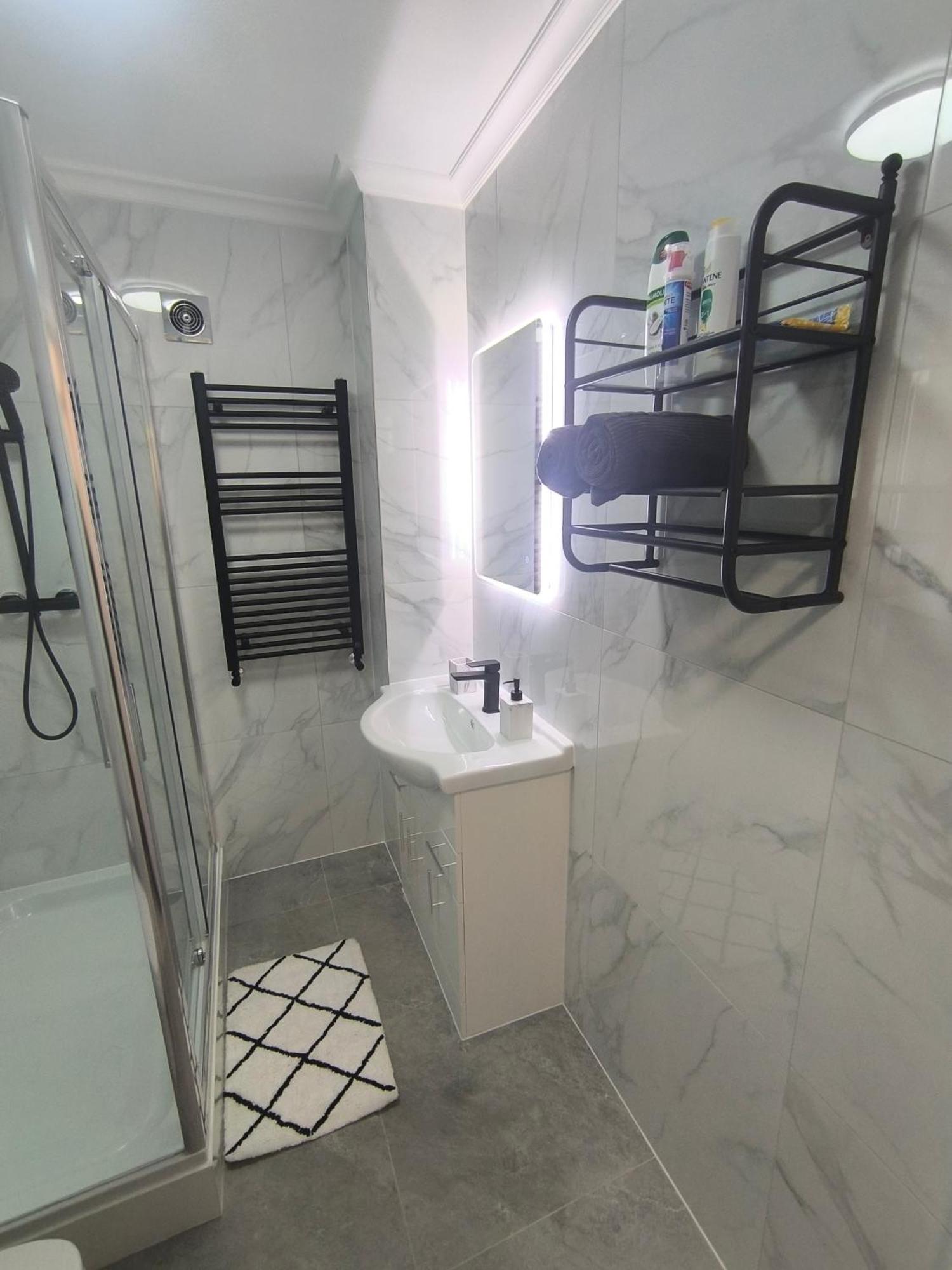 Rum i privatbostad Full Equiped Rooms, Tooting Broadway Station *