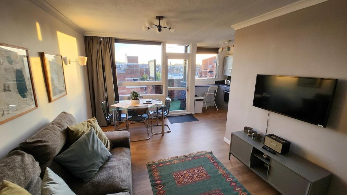 Pimlico Flat With Views Of Zone 1 London