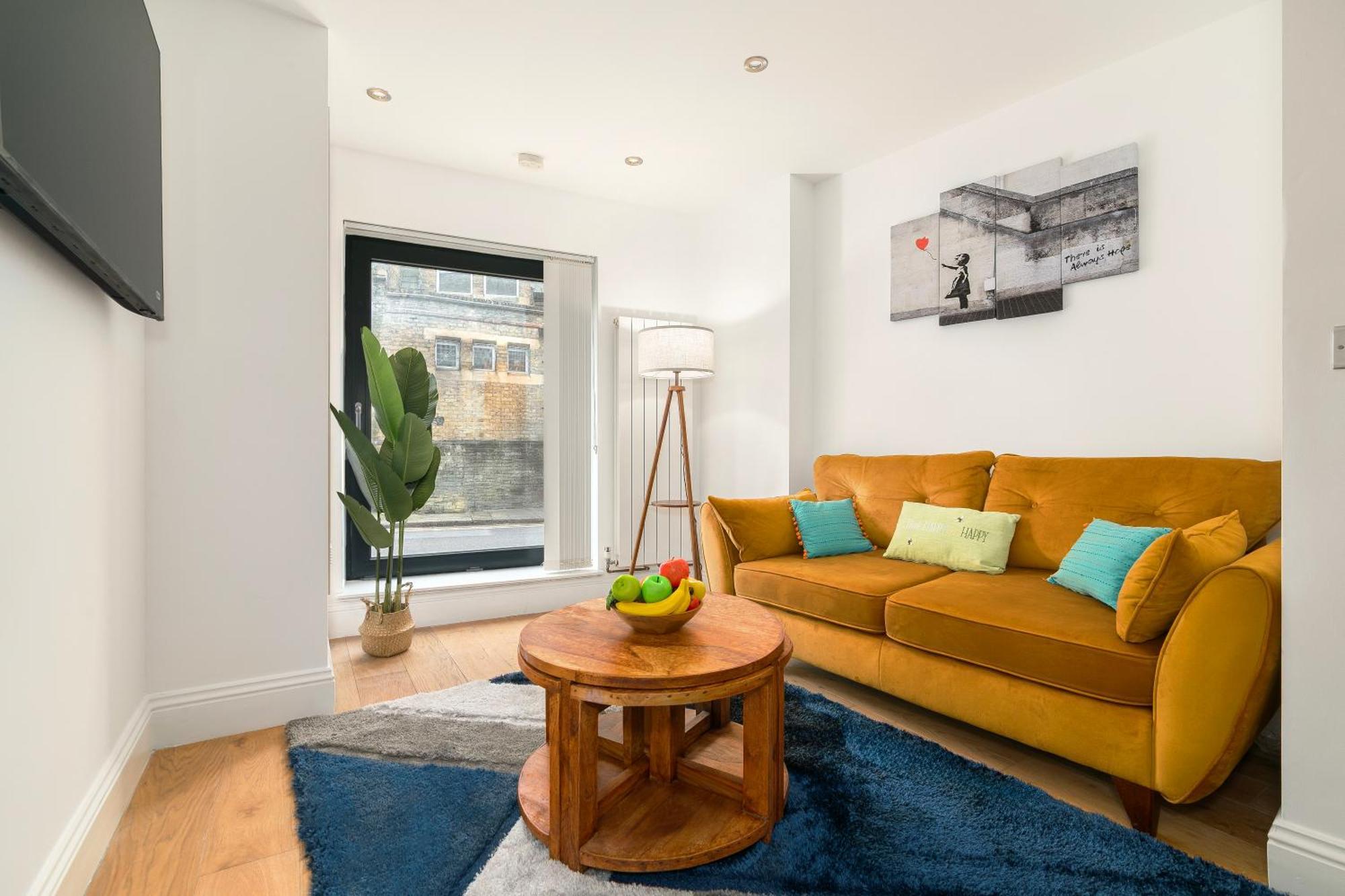 Brick Lane E2 3 Bedroom 2 Living 2 Bathroom Balcony *