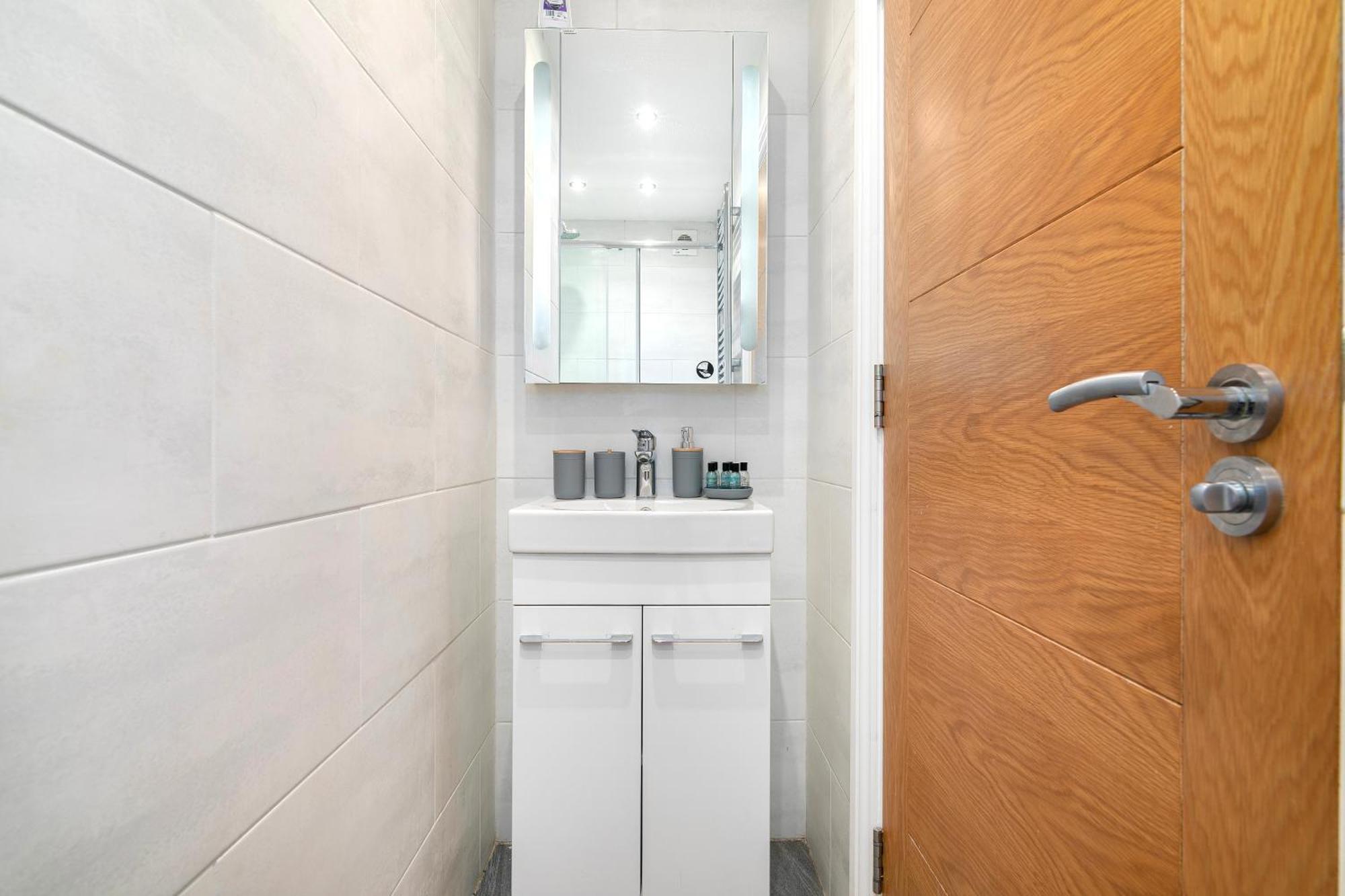 Brick Lane E2 3 Bedroom 2 Living 2 Bathroom Balcony Holiday home London