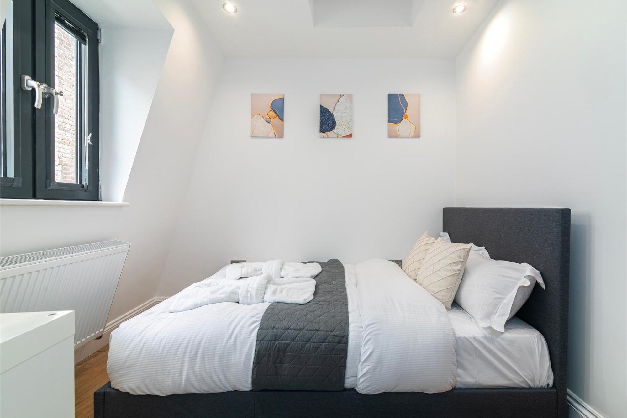 Brick Lane E2 3 Bedroom 2 Living 2 Bathroom Balcony London