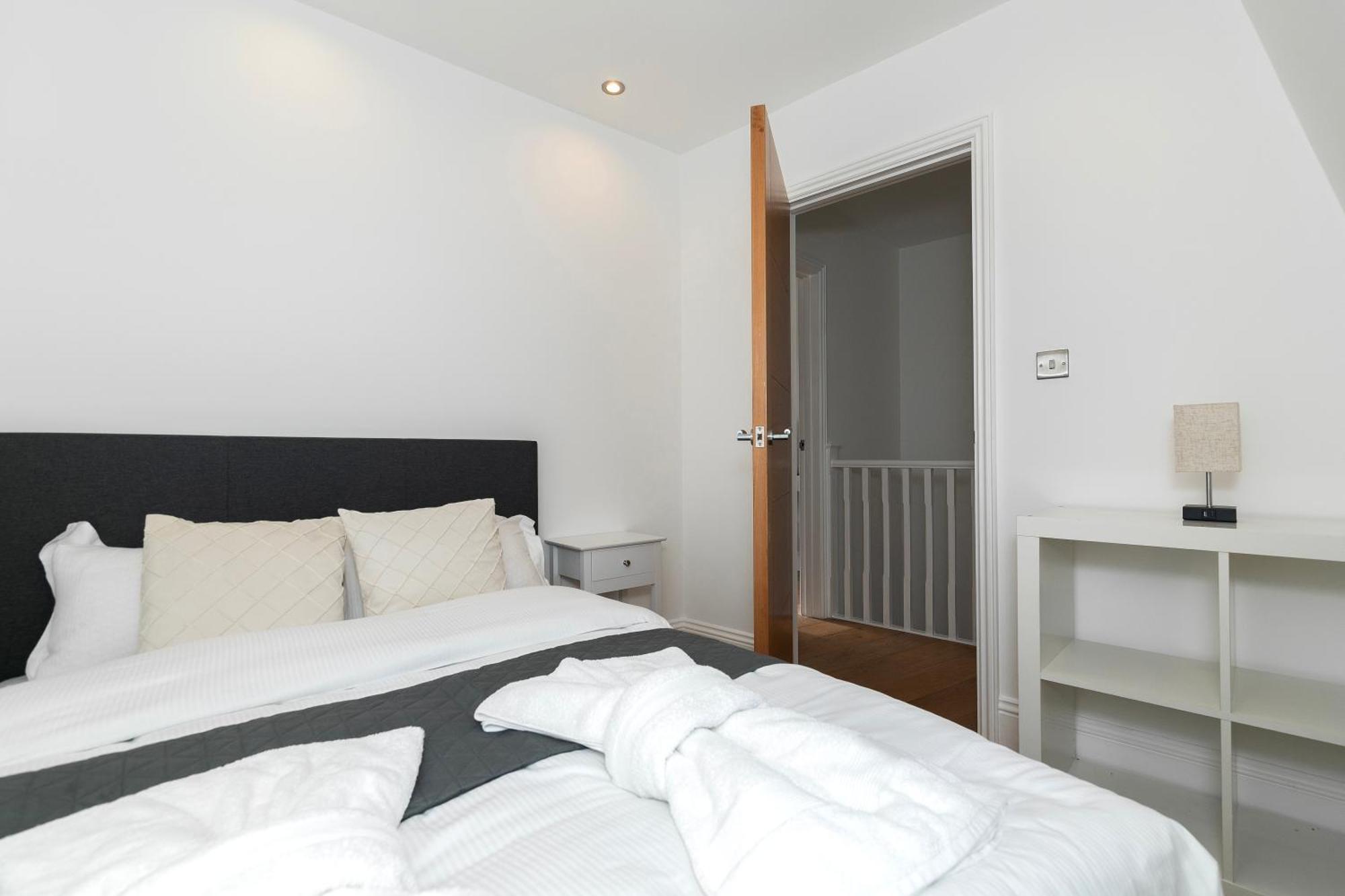 Brick Lane E2 3 Bedroom 2 Living 2 Bathroom Balcony London