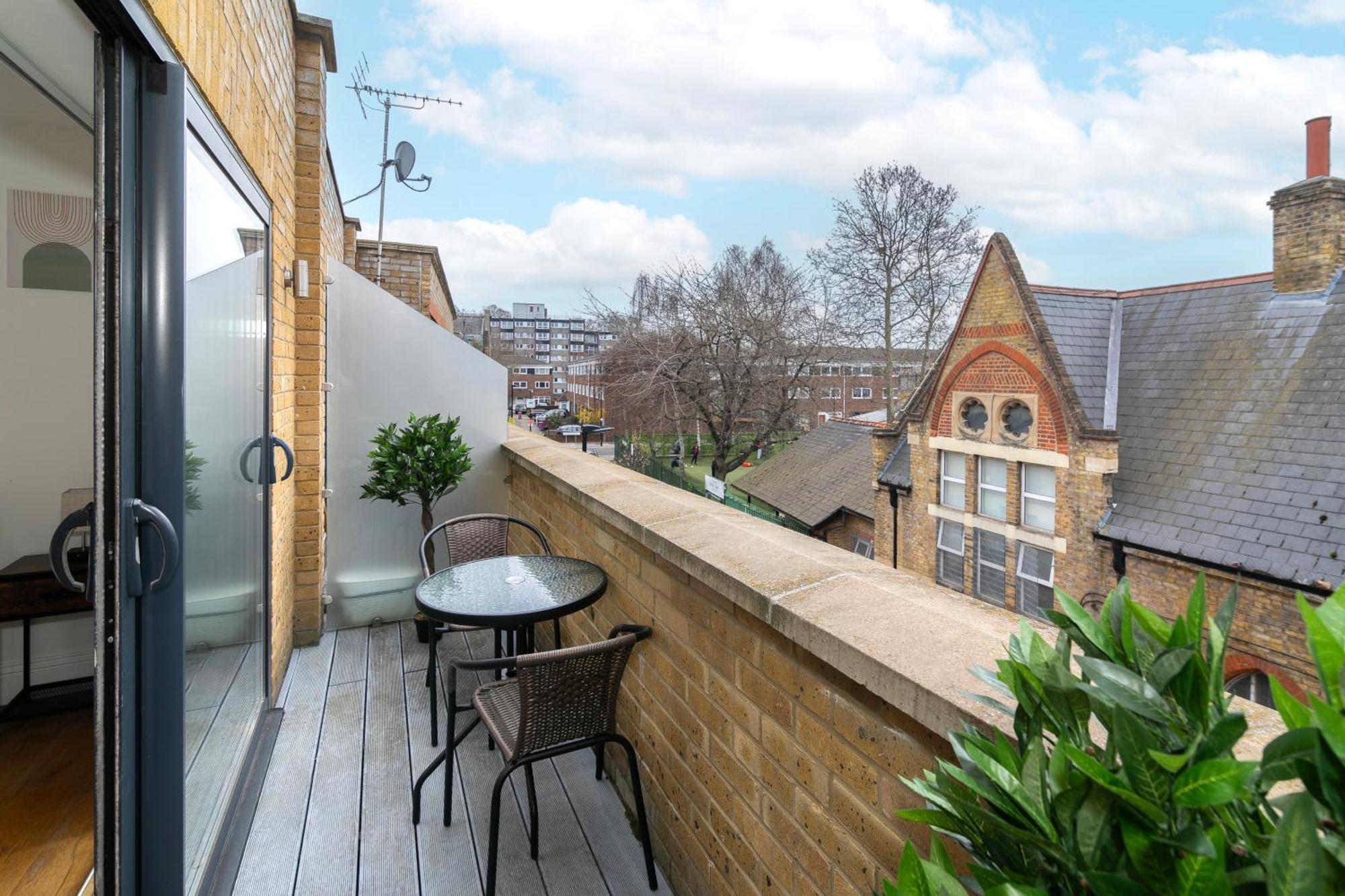 Brick Lane E2 3 Bedroom 2 Living 2 Bathroom Balcony London