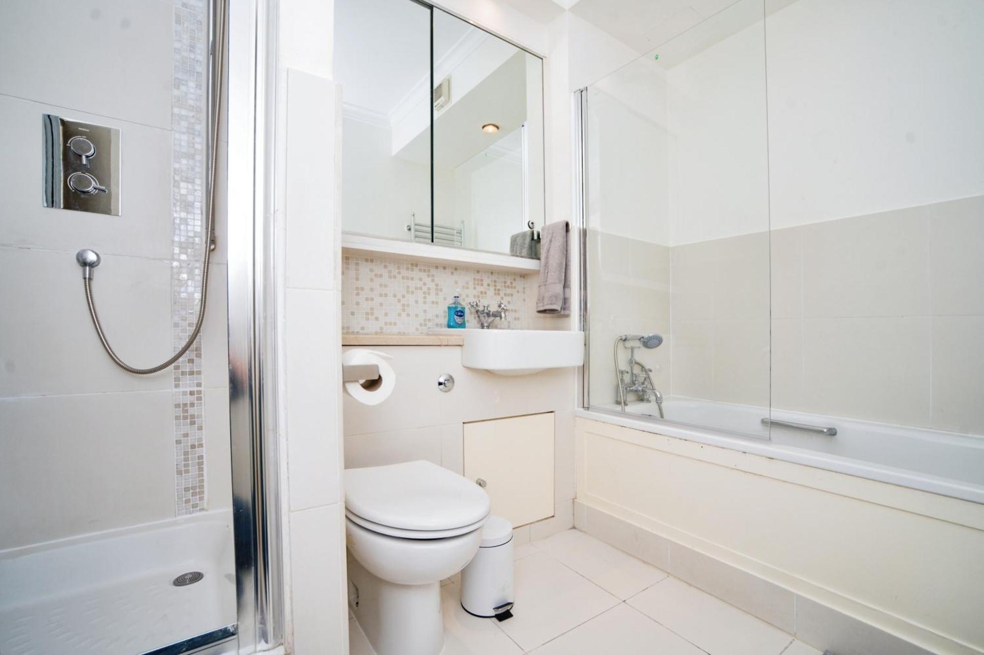 2 Bed Eye 1 Apartment