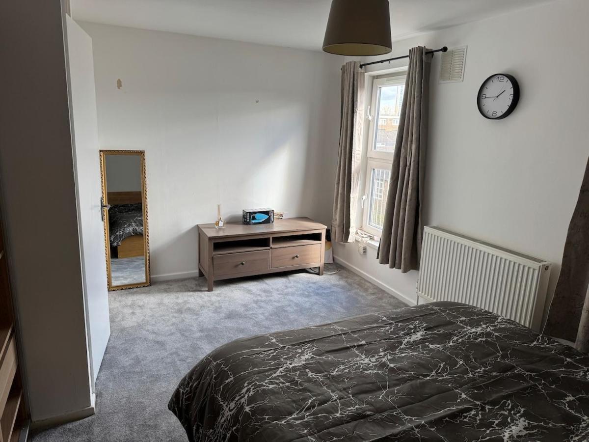 Modern 2 Bedroom Terrace Leilighet London