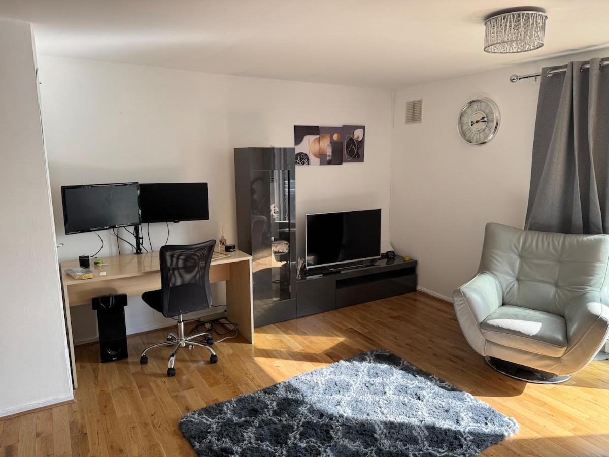 Modern 2 Bedroom Terrace Leilighet