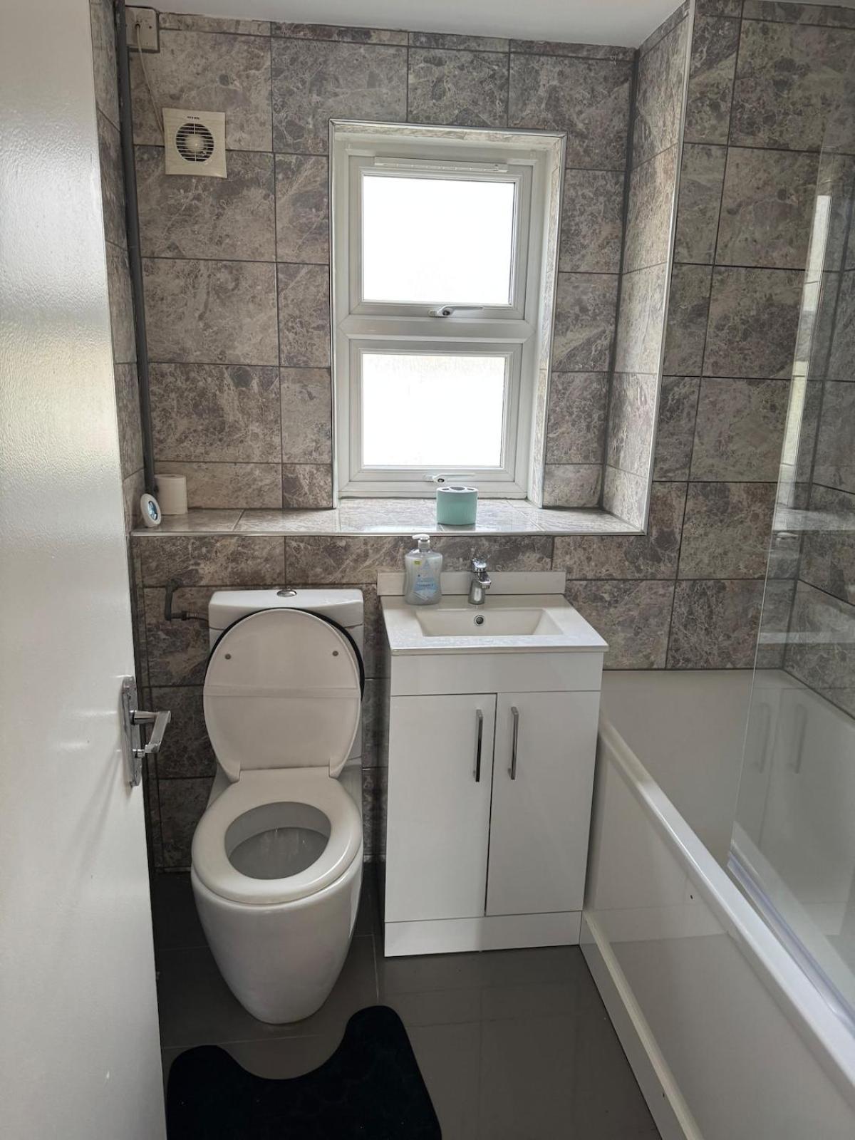 Modern 2 Bedroom Terrace Leilighet