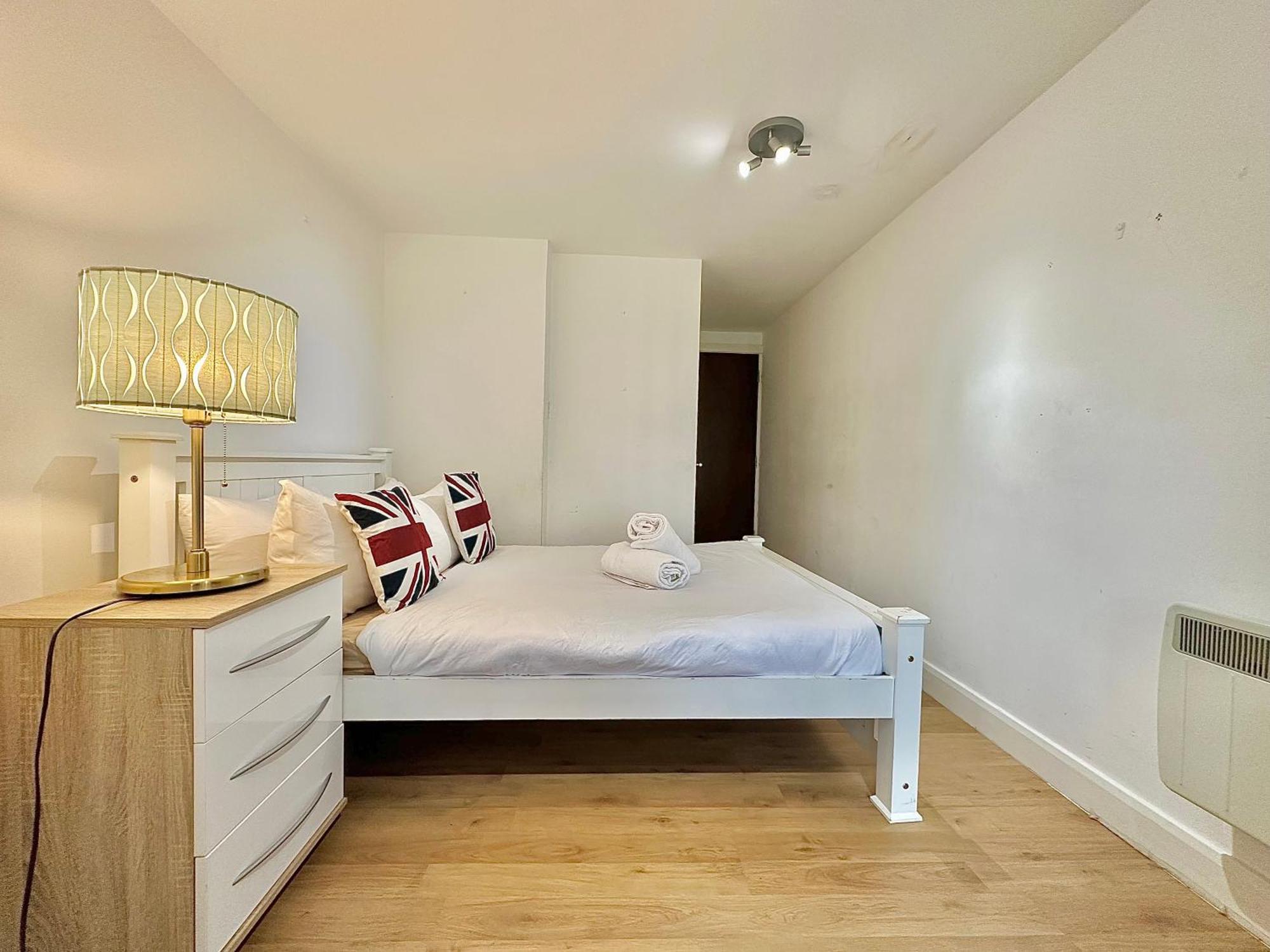 Lejlighed Large Flat In West